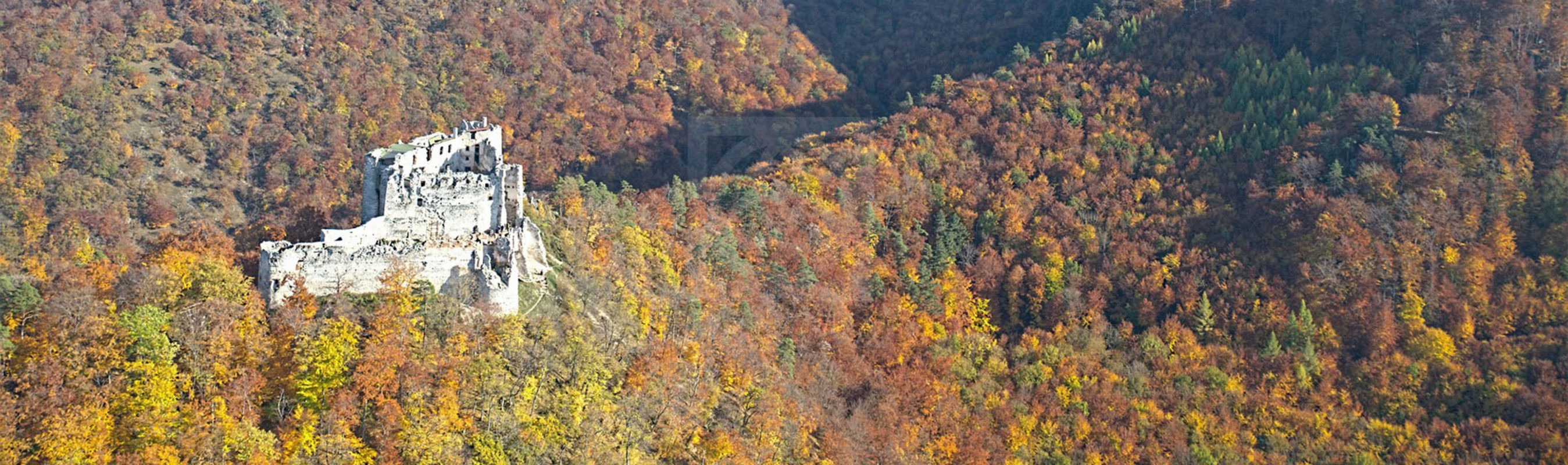 Skladačka krovu na hrade Uhrovec