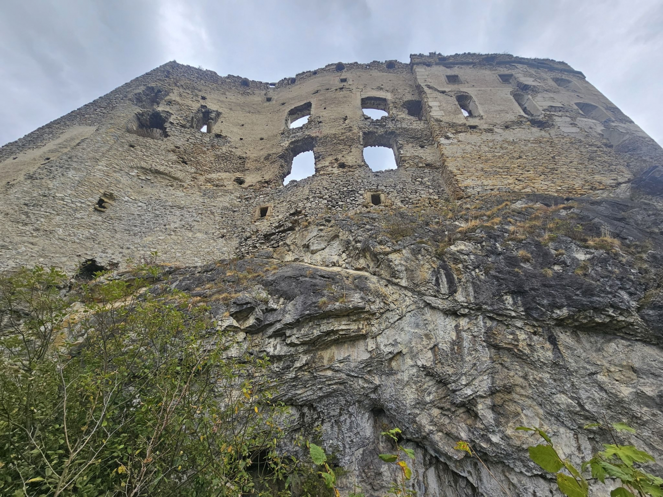 Výskumy na hrade Likava