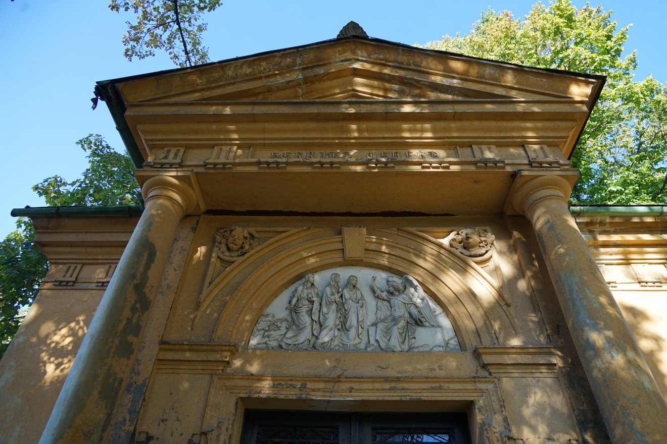 Zabudnutá hrobka ožíva