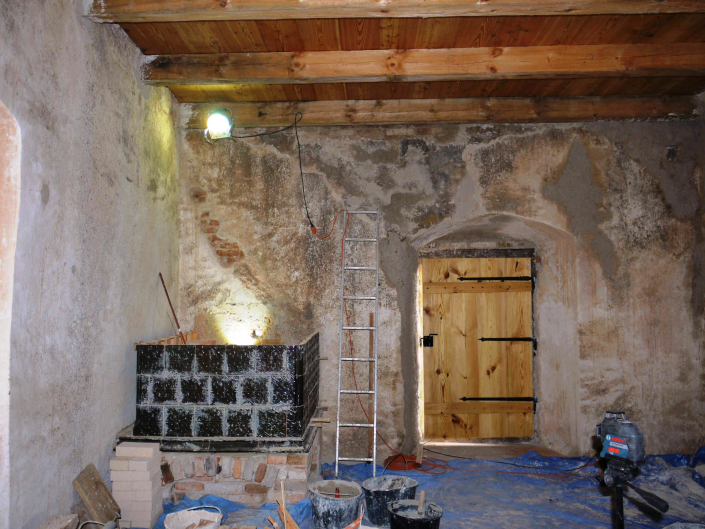 03- 2019-12-01 Uhrovec – dvere P1080288