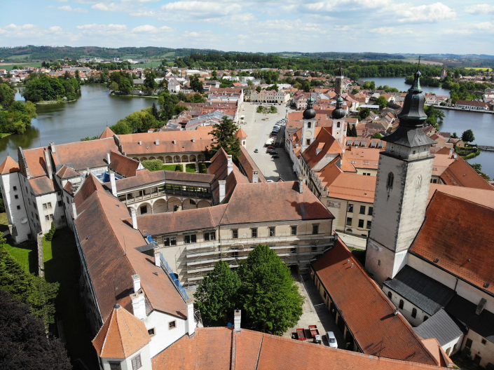 TELČ